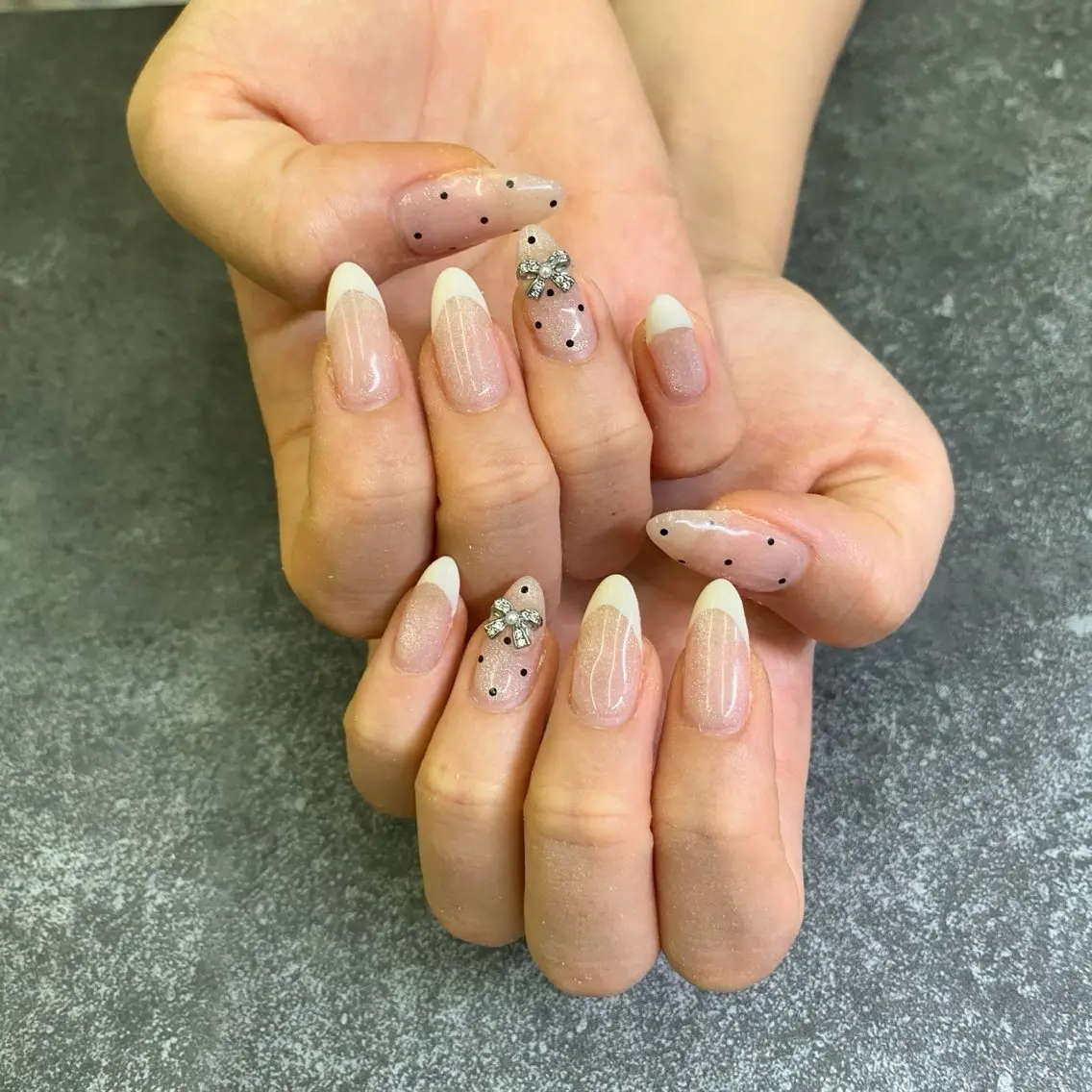 ネイル ドット フレンチネイル リボン ハンドネイル nail salon muuのネイルデザイン