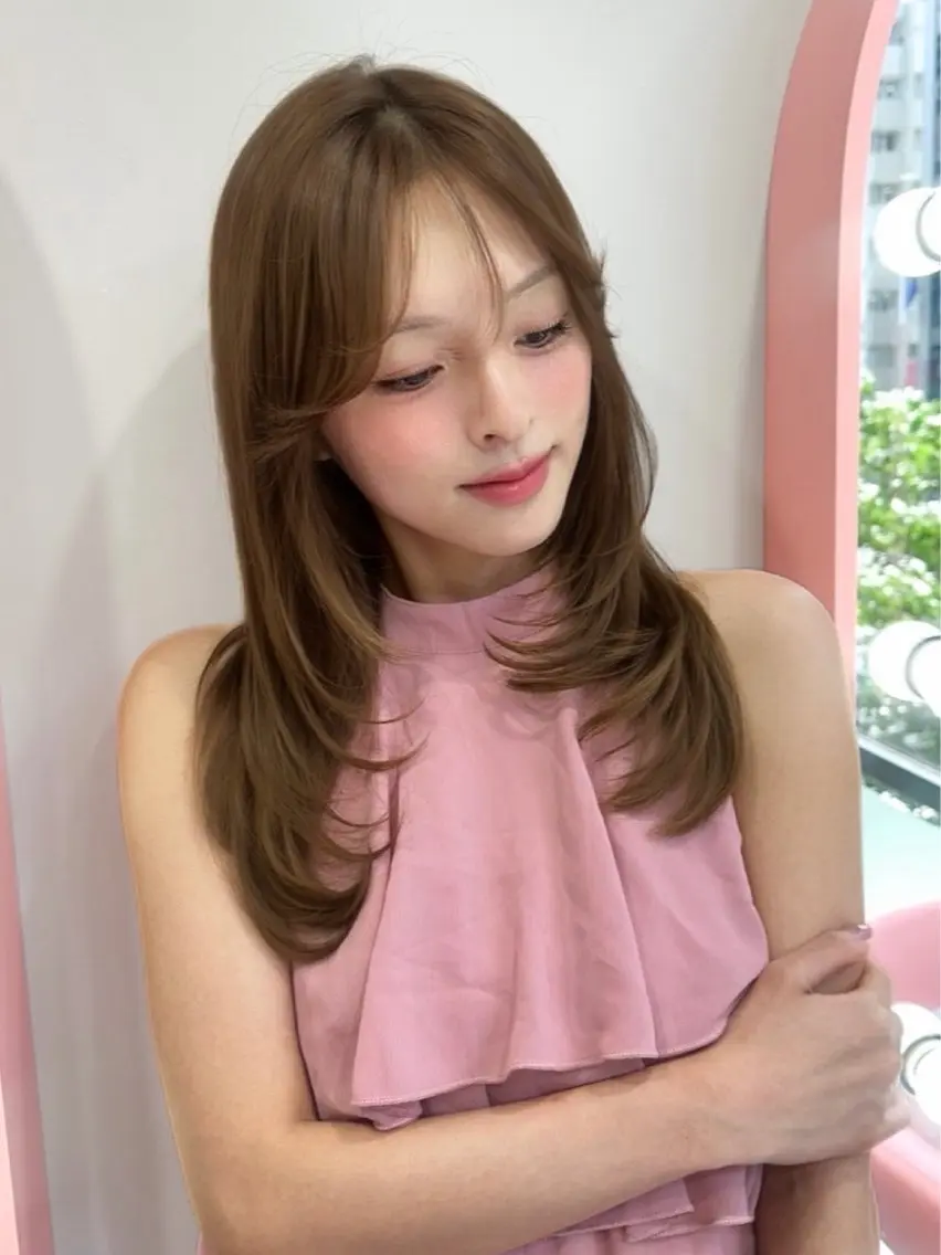 セミロング 韓国風カラー 顔まわりレイヤー 顔周りカット 髪質改善 韓国風ヘア ヘアカラー トリートメント 透明感カラー♡ 原宿美容室¦Rinaのヘアスタイル
