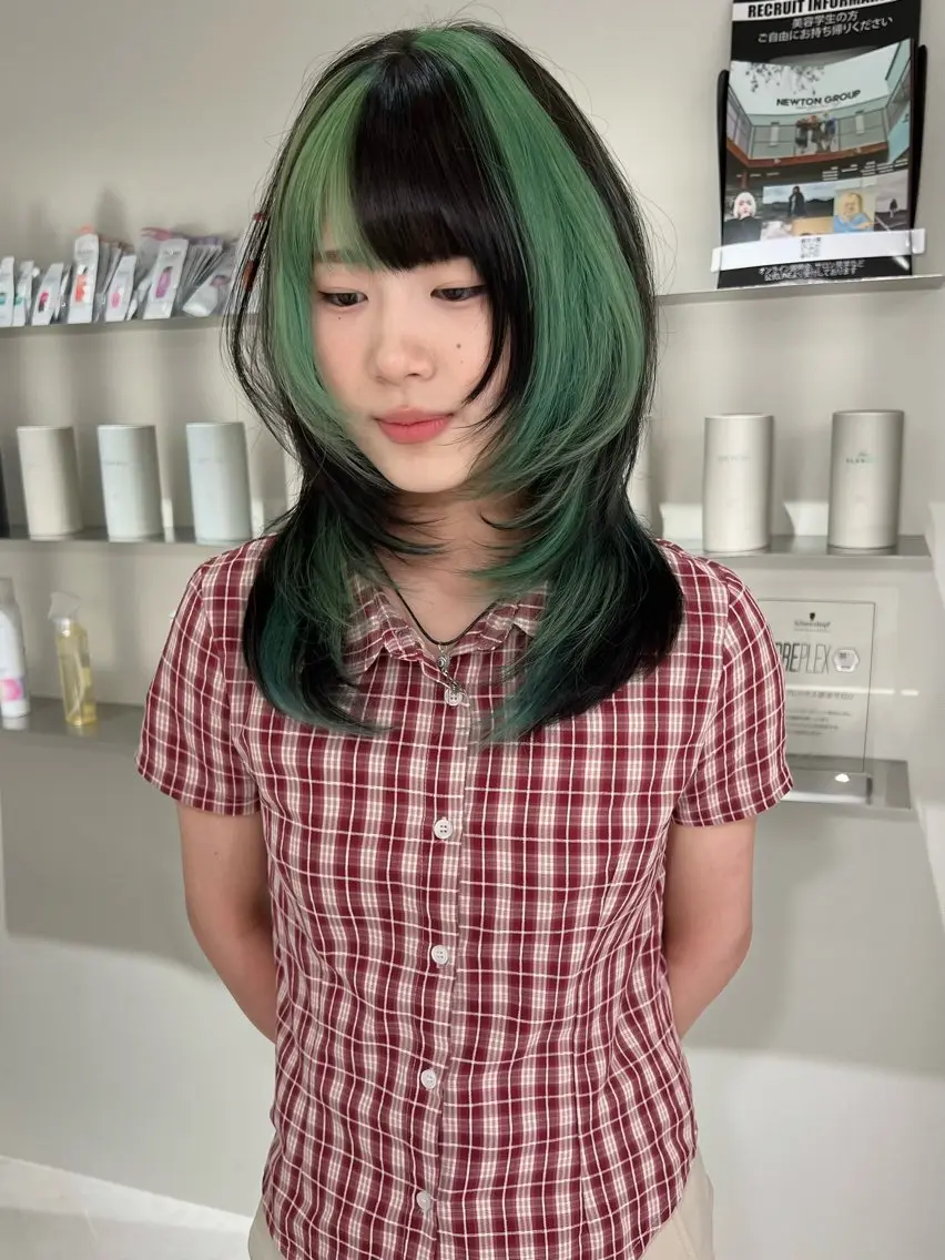 セミロング カラー ブリーチ レイヤーカット ウルフカット ウルフレイヤー ヘアカラー RIN🪐 ウルフ／ハイトーンのヘアスタイル