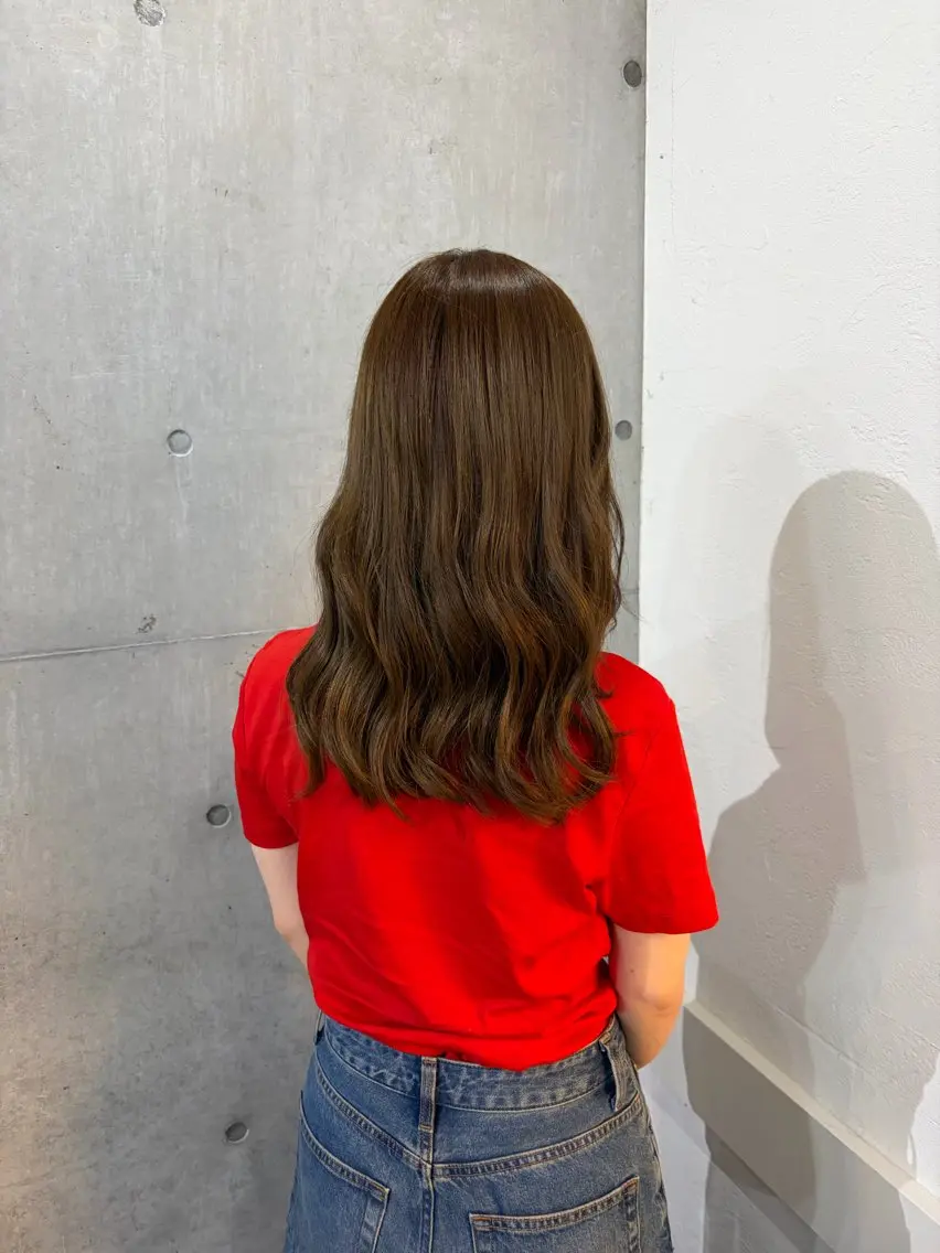 カラー 安田 萌華のヘアスタイル