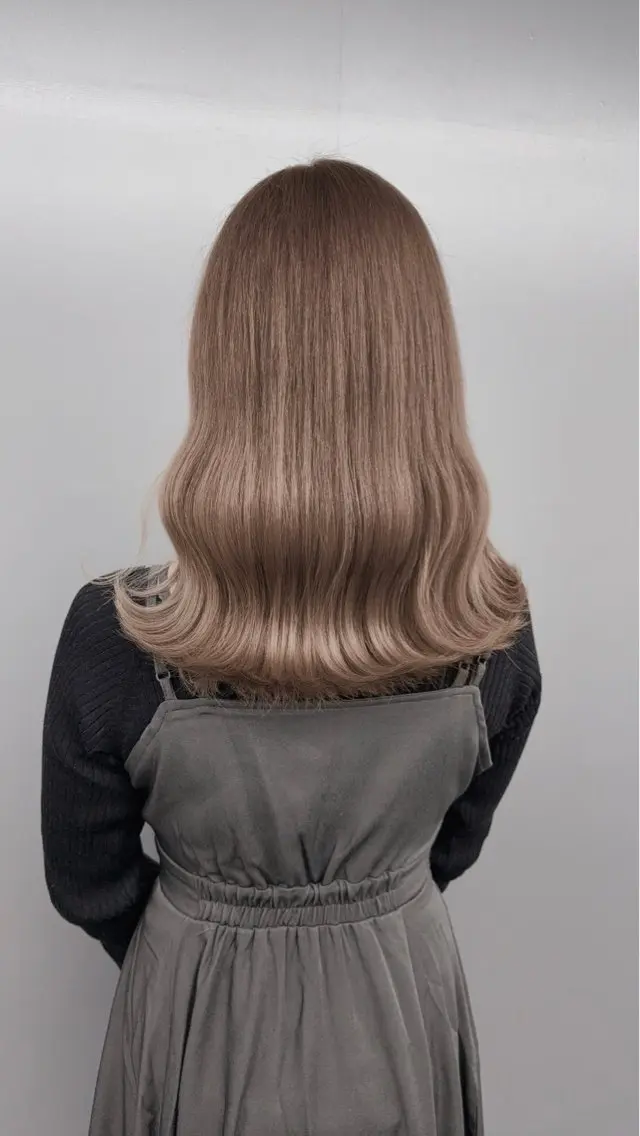 セミロング カラー ヘアカラー ヘッドスパ ベージュ/グレージュ 🧸あやか/表参道のヘアスタイル