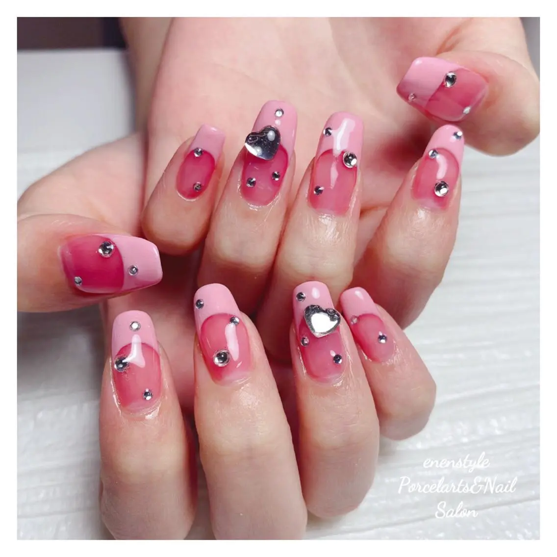 ミディアム ネイル 🐾enen style 🐾のネイルデザイン