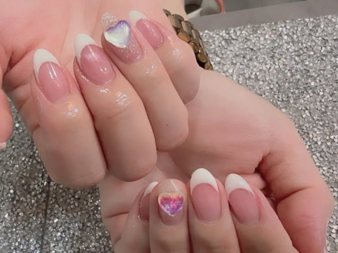 ネイル オーロラネイル フレンチネイル ハート ラメ(グリッター) ラメグラデーション ハンドネイル 鶴橋wooone nail.rieのネイルデザイン