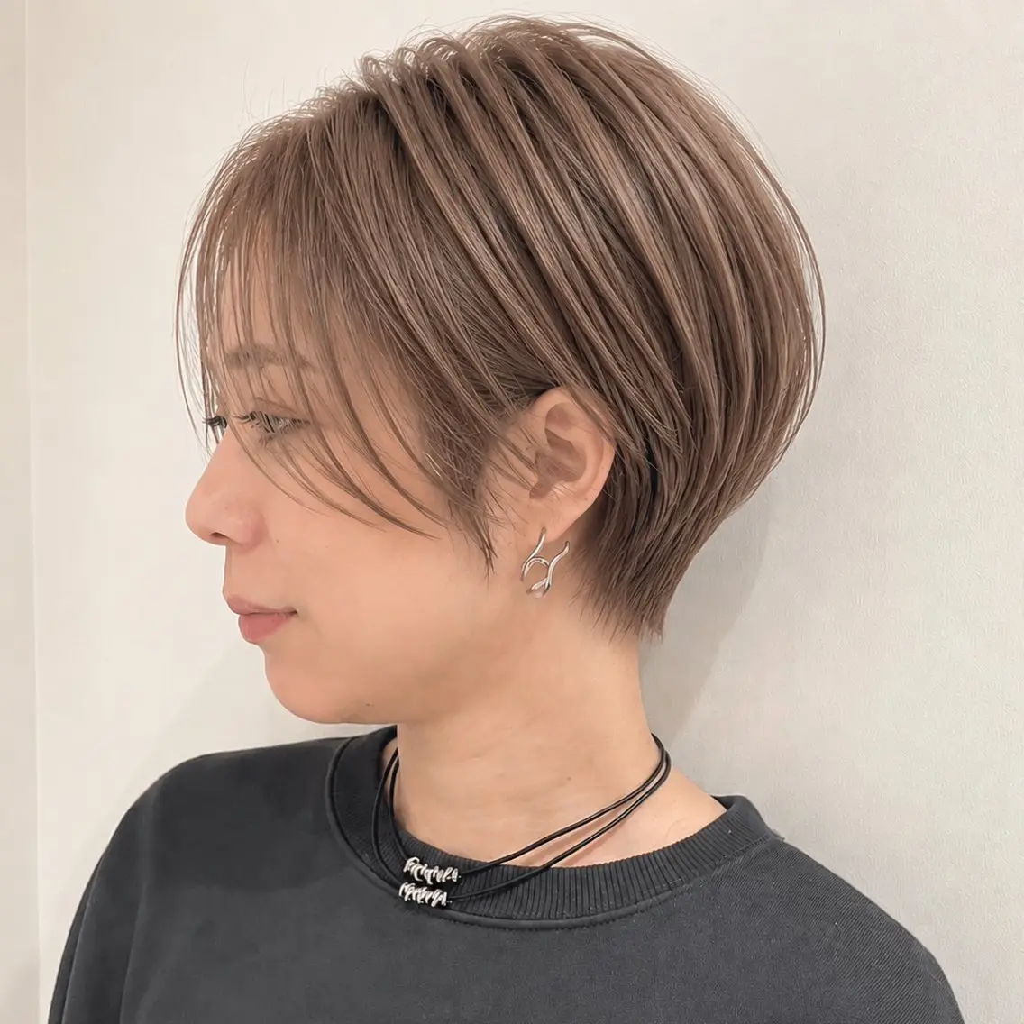 ショート レイヤーカット ハッシュレイヤー特化のヘアスタイル