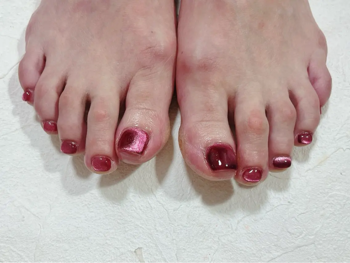 ネイル オーロラネイル フットネイル フレンチネイル ジェルネイル マグネットネイル フットネイル mogunail &blowのネイルデザイン