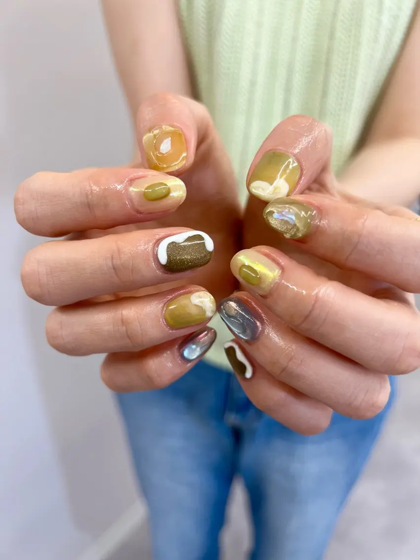 ネイル ジェルネイル グリーン マグネットネイル ニュアンスネイル パラジェル ハンドネイル ハンドケア Bana_ Nailのネイルデザイン