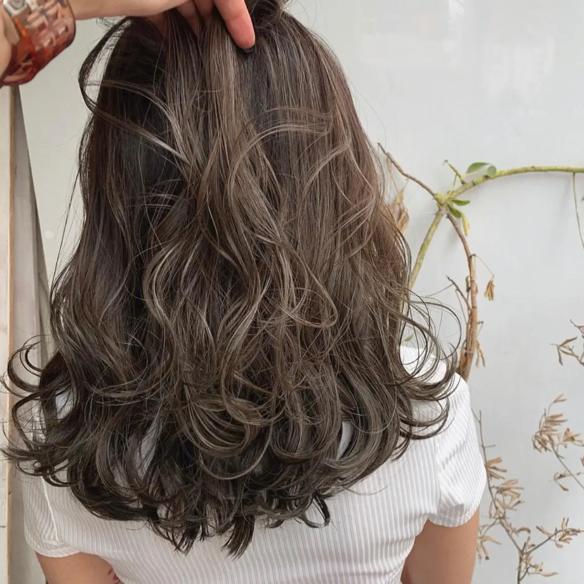 ロング カラー ベージュカラー ブラウンカラー ブラウンベージュ ハイライトカラー ハイライト ヘアカラー あべ ゆうかのヘアスタイル