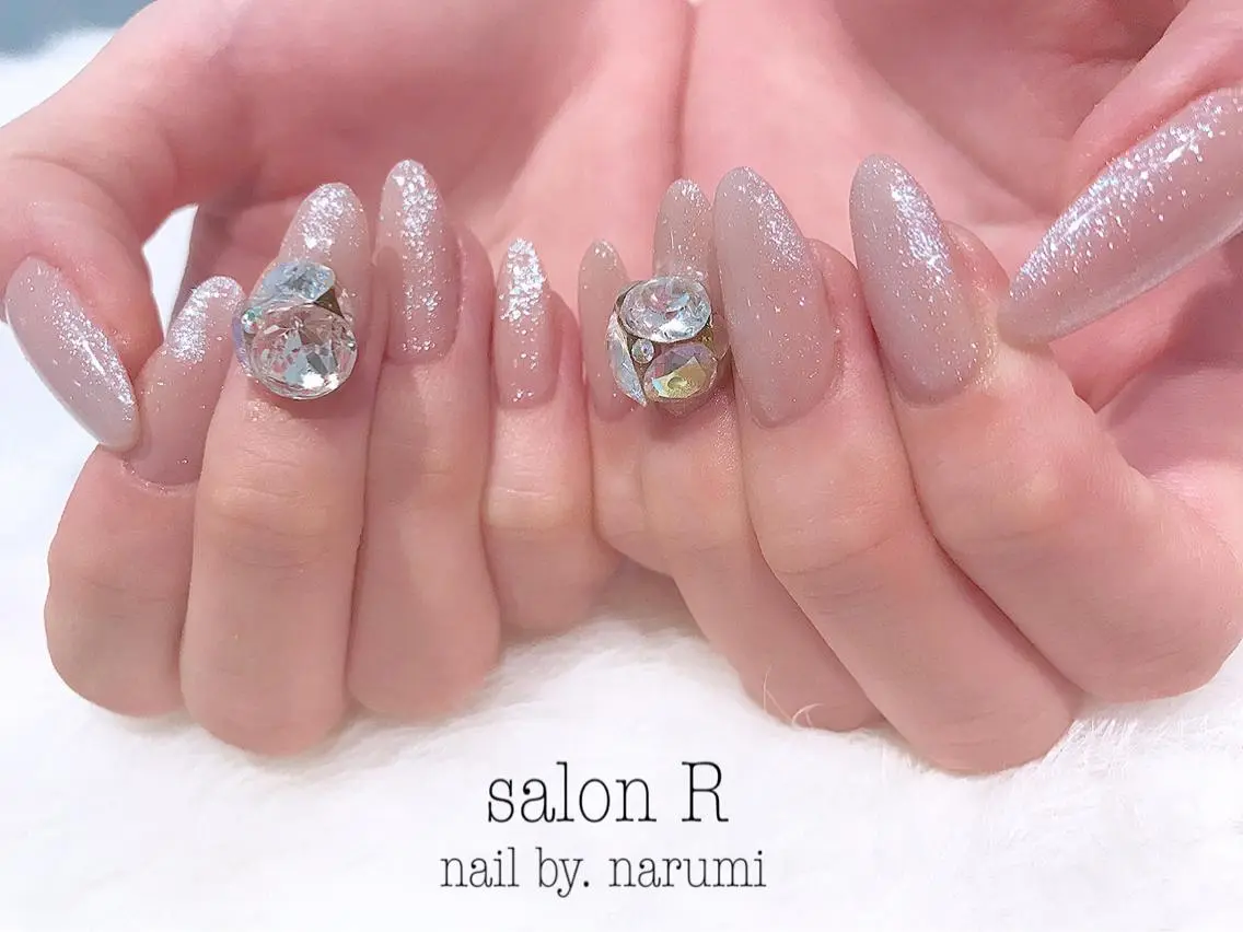 ネイル ストーンネイル NARUMI HYODOのネイルデザイン