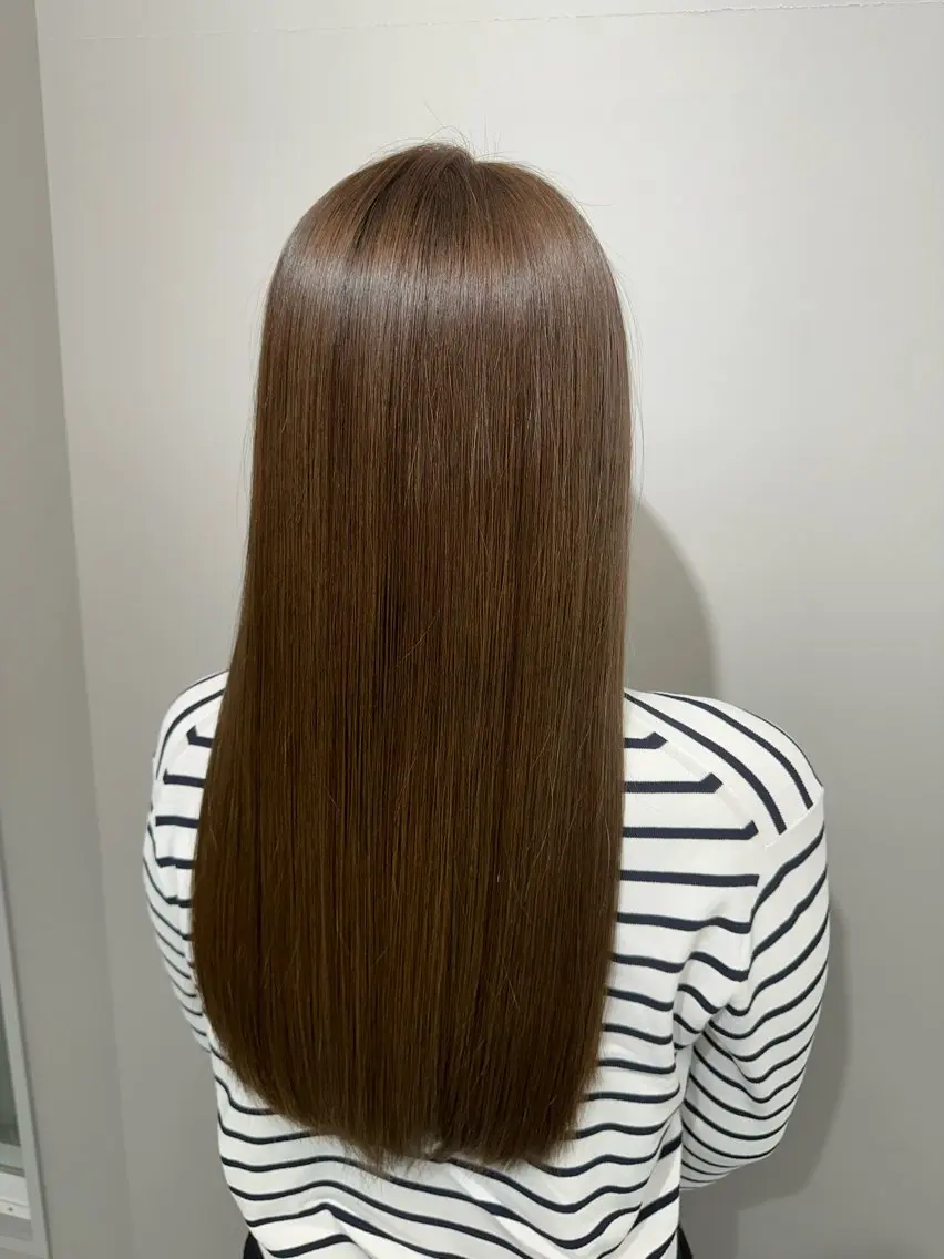 ロング カラー ベージュカラー オリーブベージュ カット ヘアカラー トリートメント 髪質改善　縮毛矯正 ツイスパanBタクミのヘアスタイル