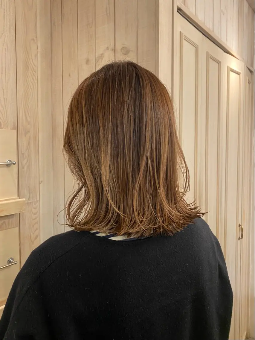 ミディアム レイヤーカット 井上 日菜乃のヘアスタイル