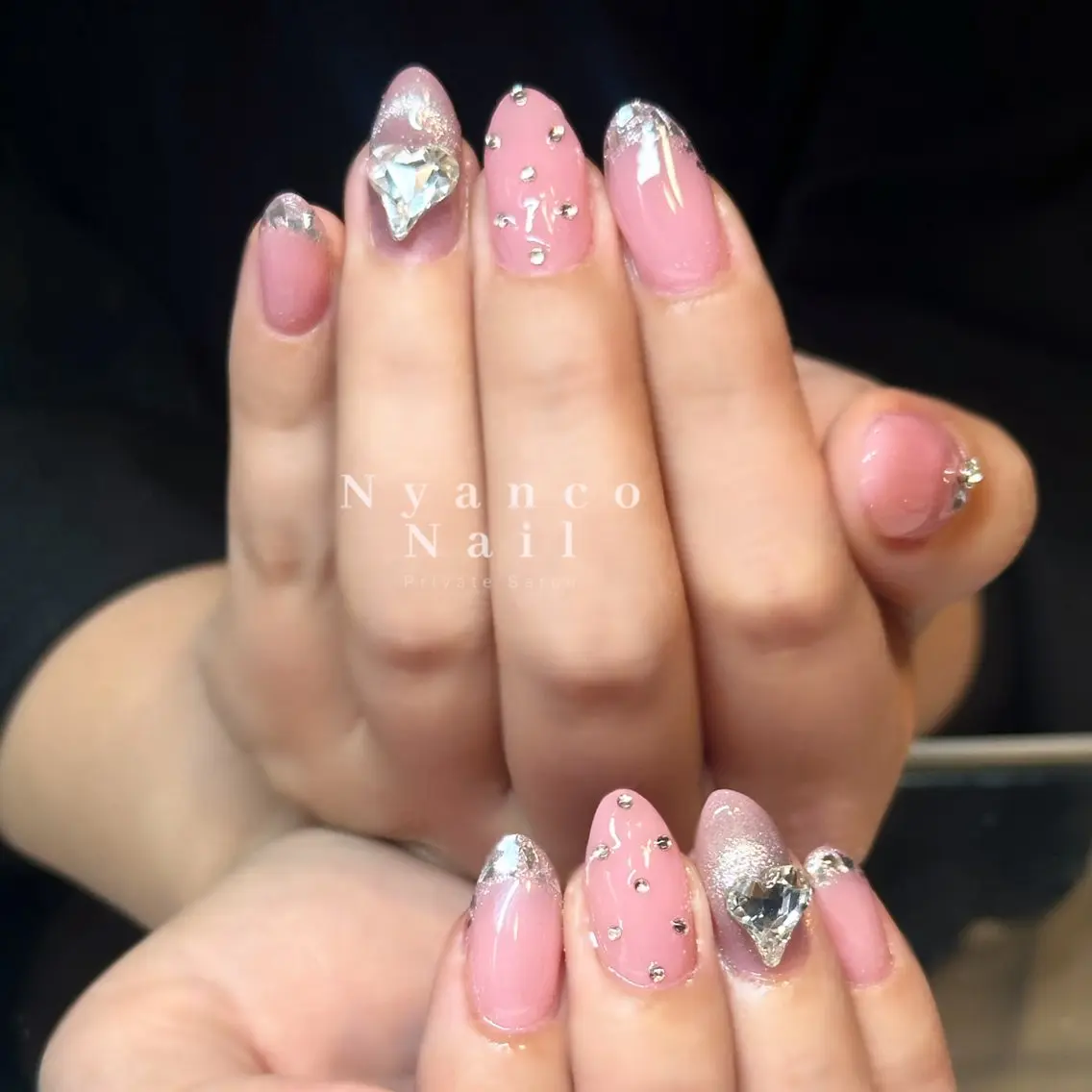ネイル ドット フレンチネイル ジェルネイル ガラスフレンチ キラキラネイル Nyanco Nailのネイルデザイン