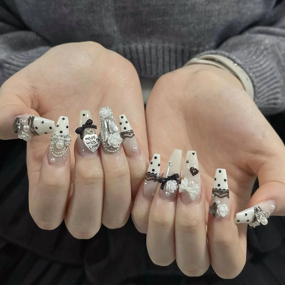 ネイル オーロラネイル クリアネイル 成人式 フラッシュネイル ジェルネイル ハンドネイル Amee Nail Salonのネイルデザイン