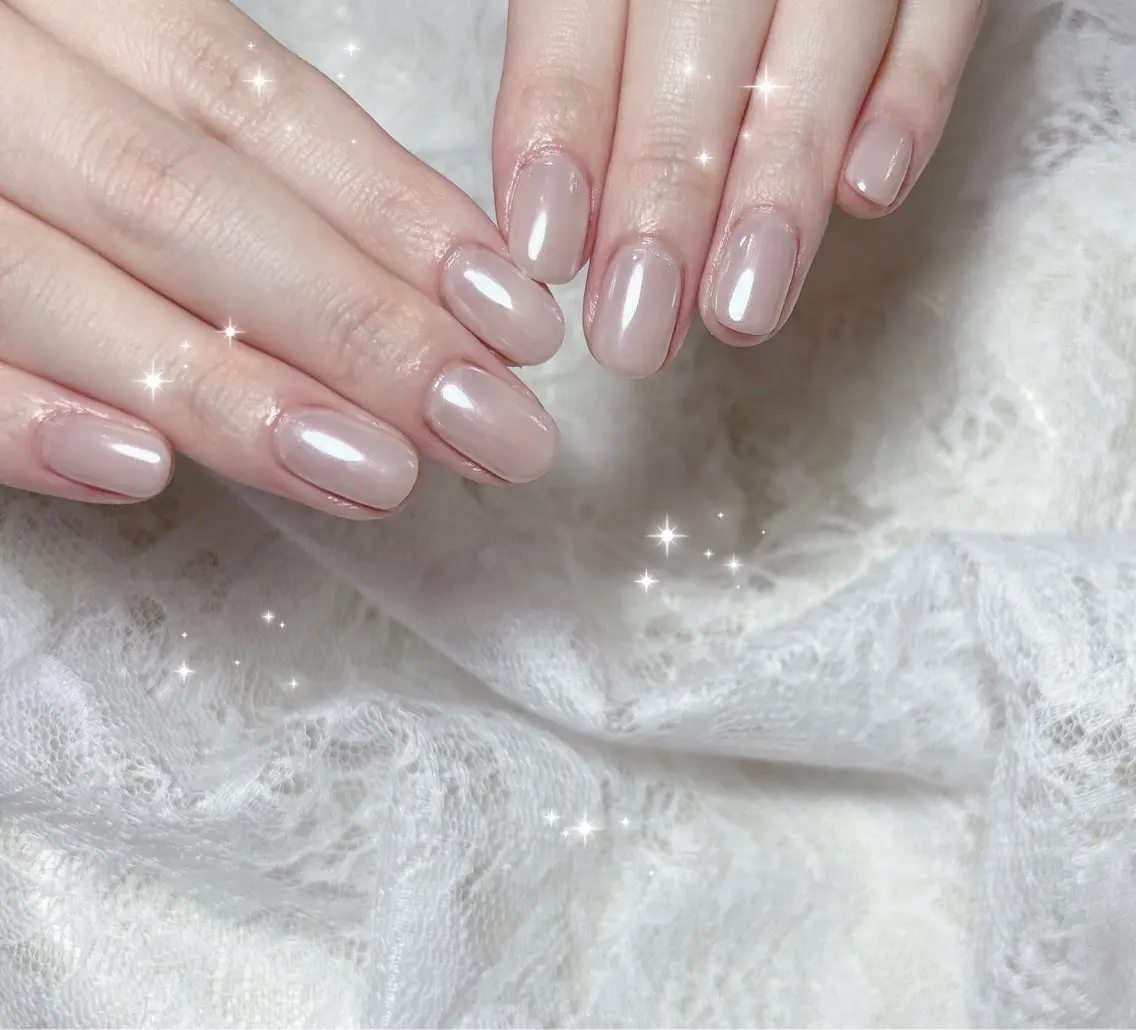ネイル ミラーネイル ワンカラーネイル ホワイト ハンドネイル FLARE NAIL フレアネイルのネイルデザイン