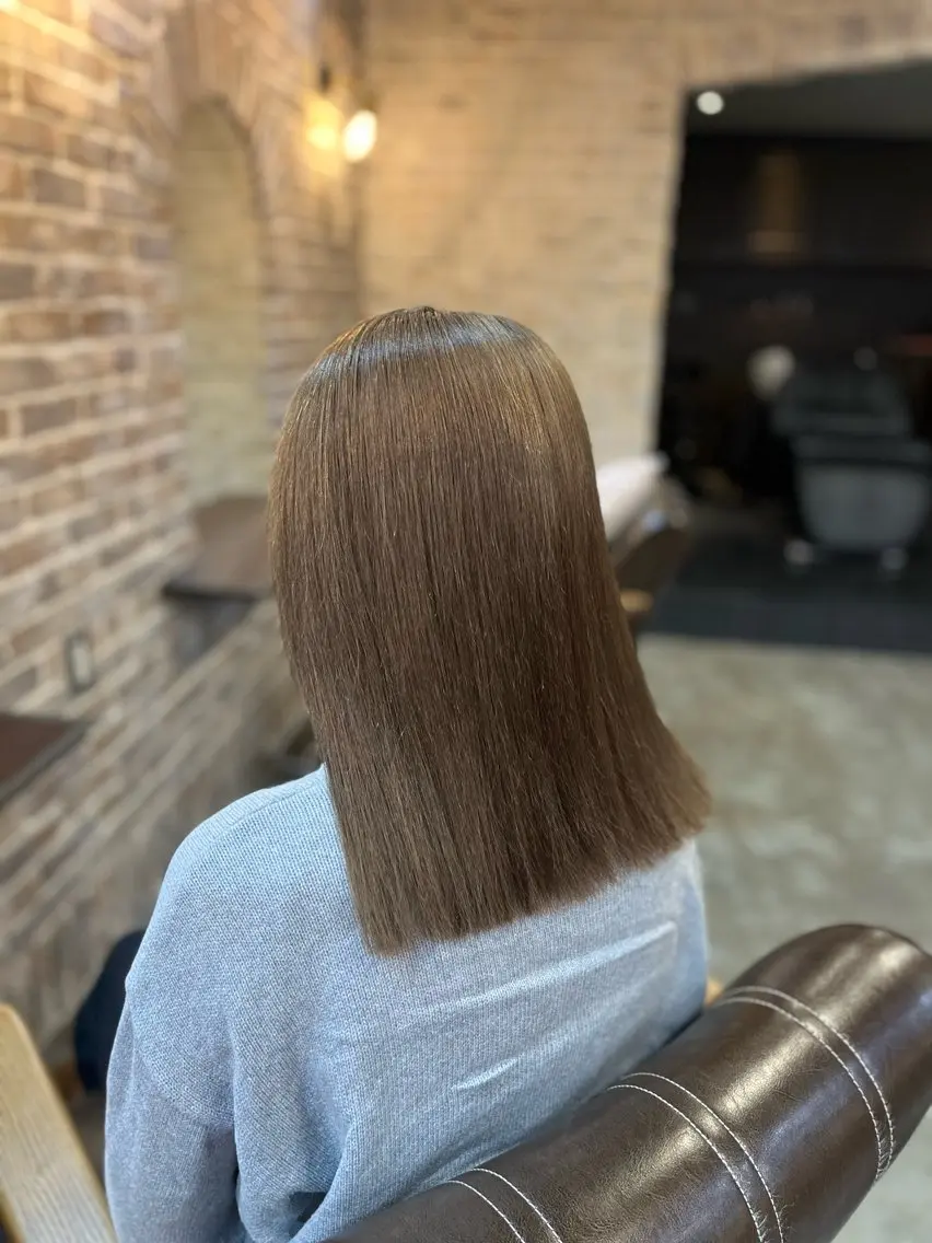 ミディアム カット ヘアカラー トリートメント レイヤーカット/暖色 系/徳田真緒のヘアスタイル