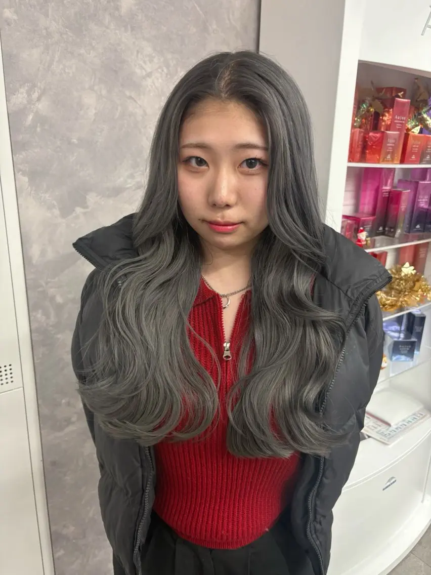 ロング カラー カット ヘアカラー トリートメント エクステ ヘアセット 柔らかカラー/ 縮毛矯正YUTO🧋のヘアスタイル