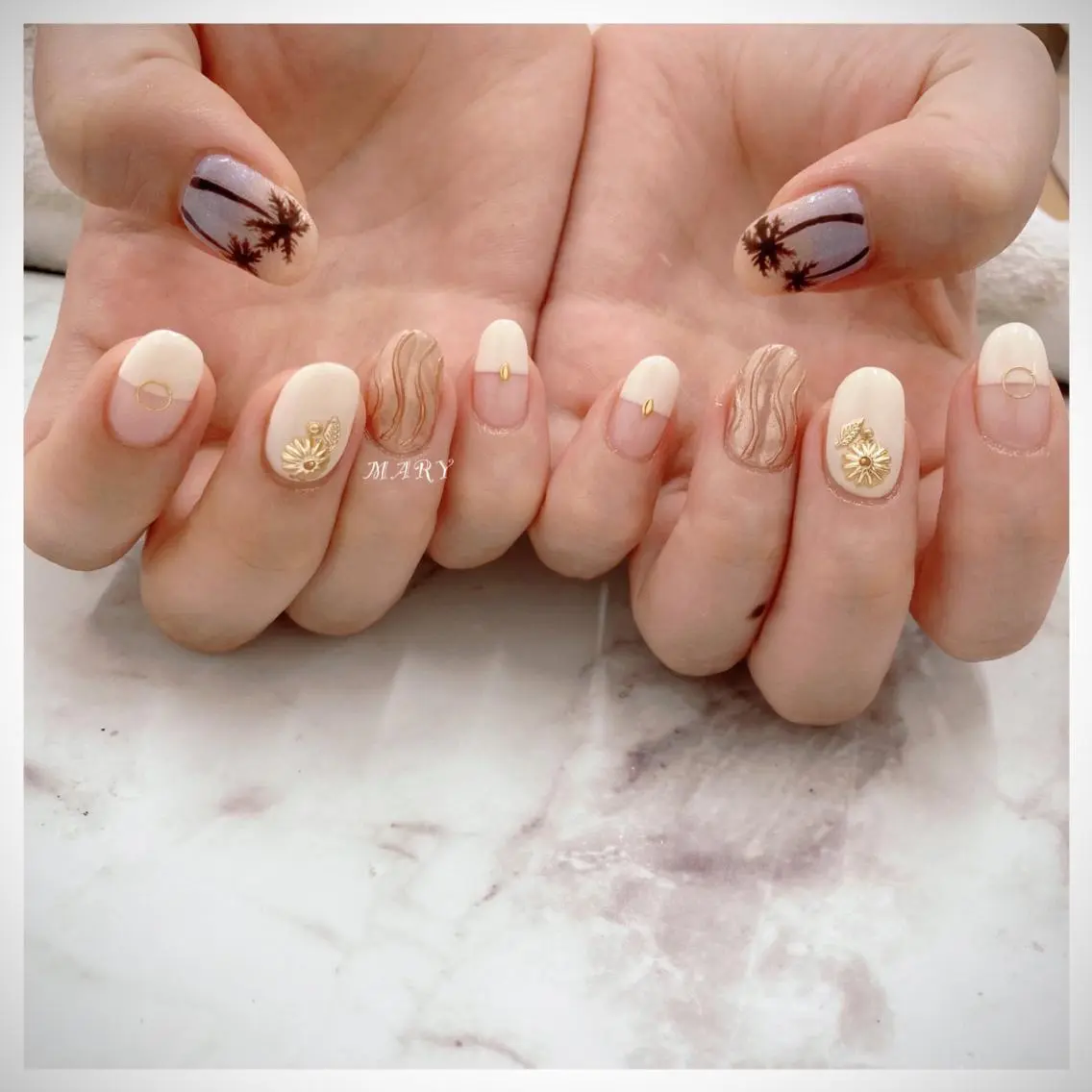 ネイル フレンチネイル ミラーネイル ニュアンスネイル ホワイト ハンドネイル Mary nail .narumiのネイルデザイン