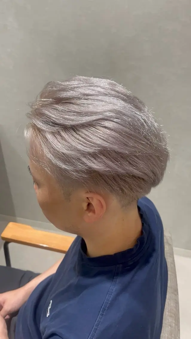 ショート カラー メンズ メンズハイトーン ブロンド ハイトーンカラー ホワイトブロンド カット ヘアカラー トリートメント 艶感透明感カラー/ 大分 Keigoのヘアスタイル