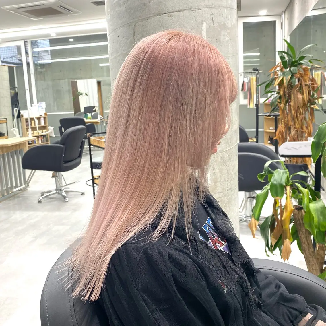 ロング カラー ヘアカラー Runa/大人 かわいいハイトーンのヘアスタイル