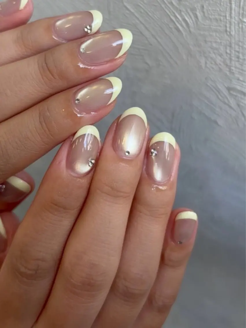 ネイル フットネイル フレンチネイル ガラスフレンチ キラキラネイル 韓国ネイル Queeens nailのネイルデザイン