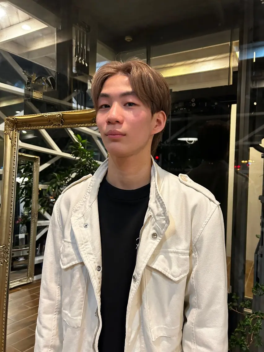カラー メンズ センターパート メンズ韓国風 ヘアカラー 西 優衣奈のヘアスタイル