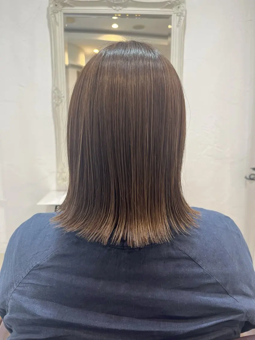 ミディアム カラー 切りっぱなしボブ グレージュ ハイライトカラー ボブ ハイライト カット ヘアカラー トリートメント 中原由貴 /WILLOW京橋のヘアスタイル