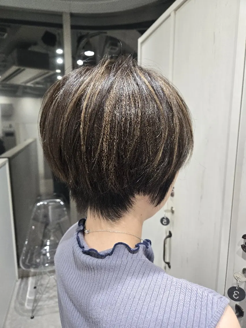 【女性・新規限定】カット(ショートのみ)+ハイライトカラー🧸💛  ̖́-の写真
