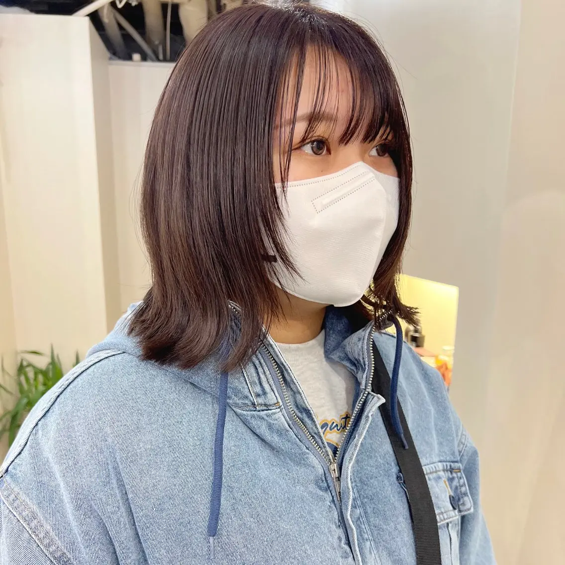 ミディアム レイヤーカット カット ヘアカラー トリートメント 透明感カラー/顔周り 臼井逸美のヘアスタイル