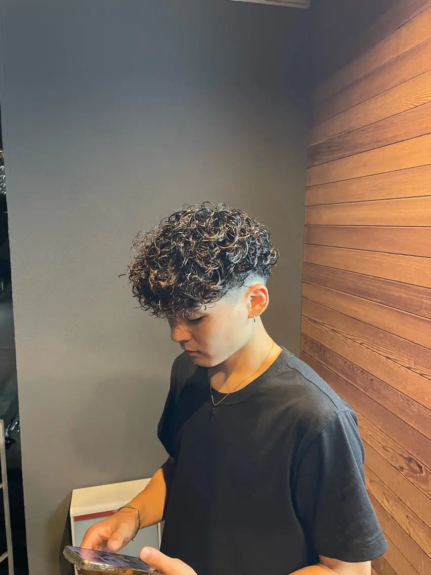 パーマ メンズ スペインカール litbyfifth 濵崎寛太のヘアスタイル