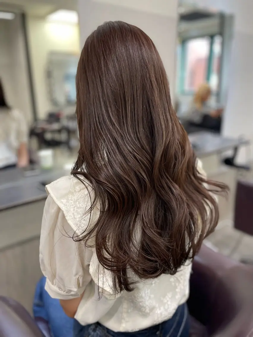 ロング カラー ベージュカラー AIRI layer cut hairのヘアスタイル