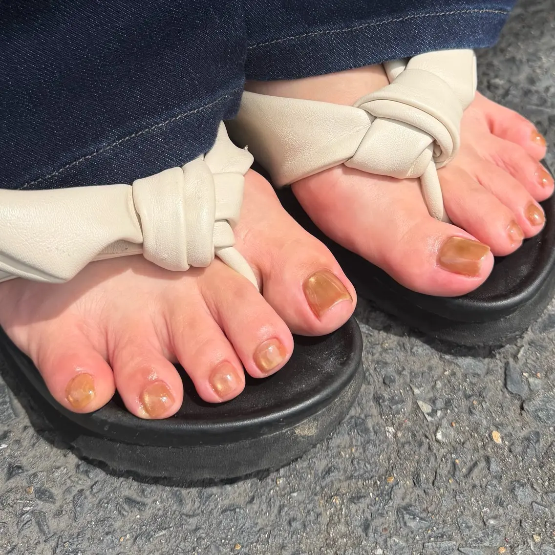 ネイル フットネイル 吉岡 萌花のネイルデザイン