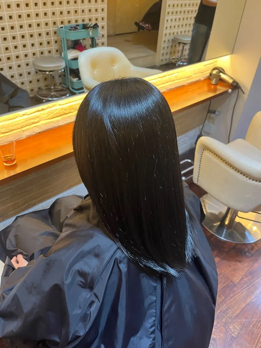 カラー 黒髪 ブリーチ 透明感カラー ブリーチなしカラー ヘアカラー CoCooN yuaのヘアスタイル