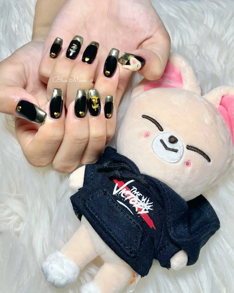ネイル ミラーネイル ハンドネイル フットネイル ハンドケア nail salon Blue Moonのネイルデザイン