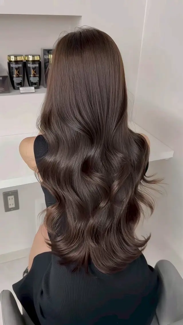 カラー ヘアカラー モリシタ チョウのヘアスタイル