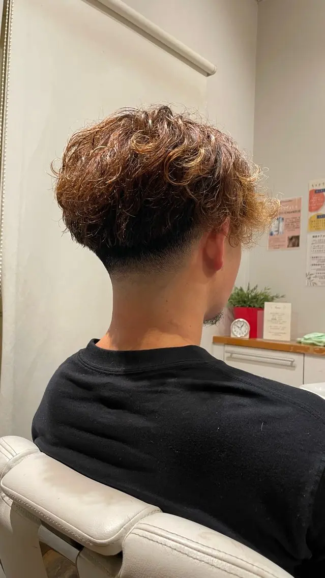 ショート メンズ フェードカット 椿 大輔のヘアスタイル