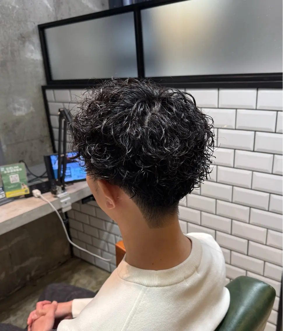 ショート パーマ メンズ メンズパーマ プードルパーマ ツーブロック 刈り上げ プードルパーマ メンズ専門 Ryukiのヘアスタイル