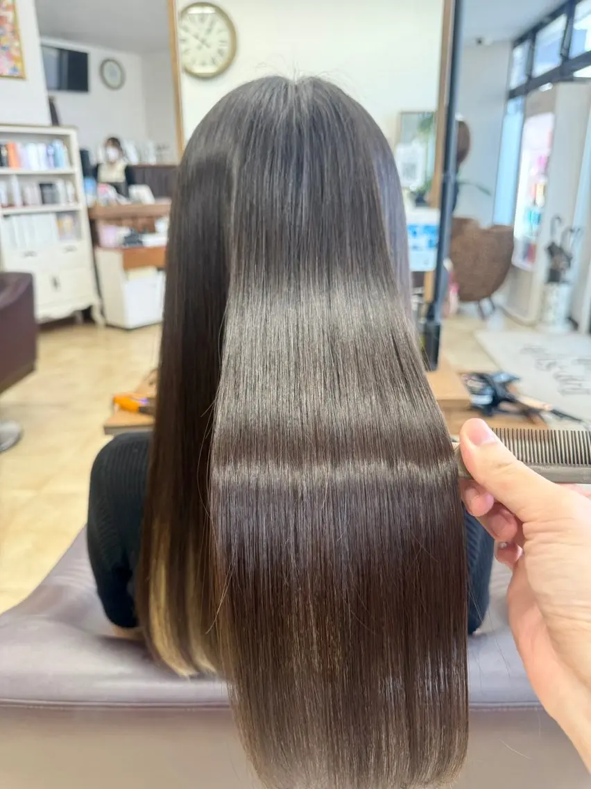 ロング 髪質改善 トリートメント 額田 汐莉のヘアスタイル