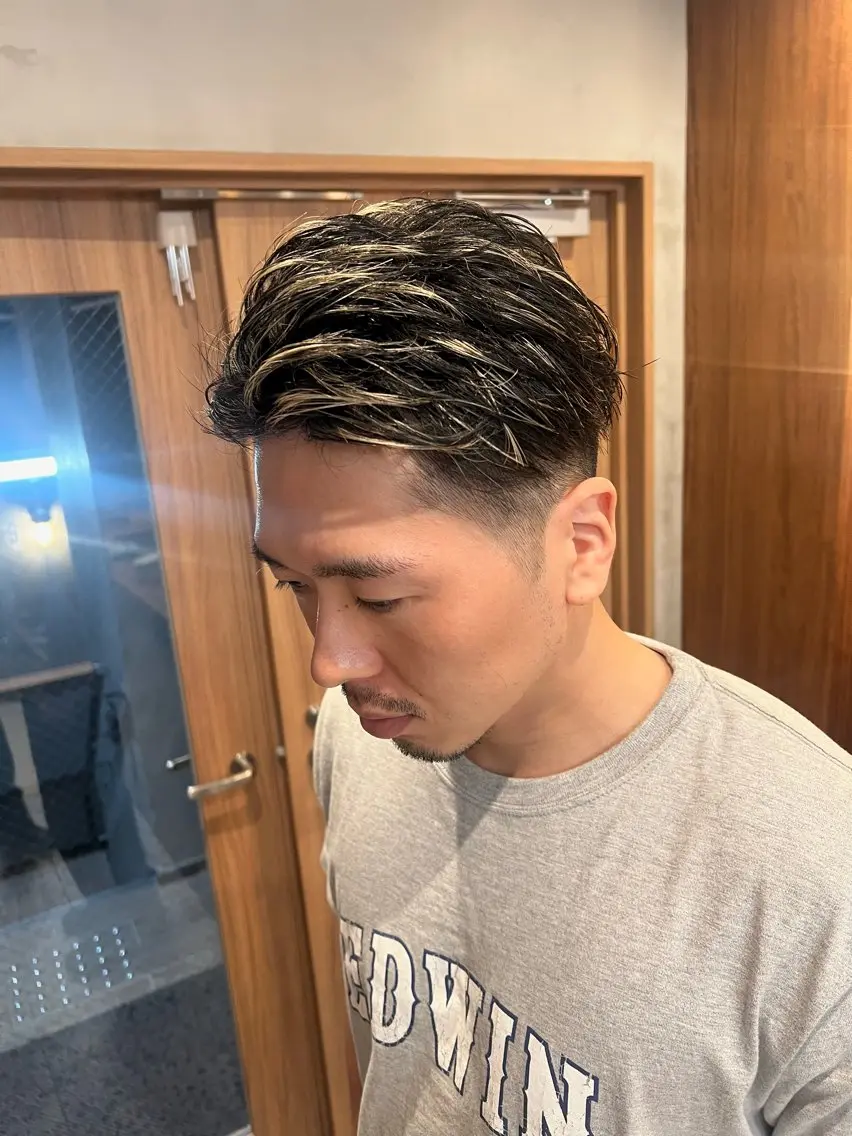 ショート ハイライト 仲井間 賢雄 fifthのヘアスタイル
