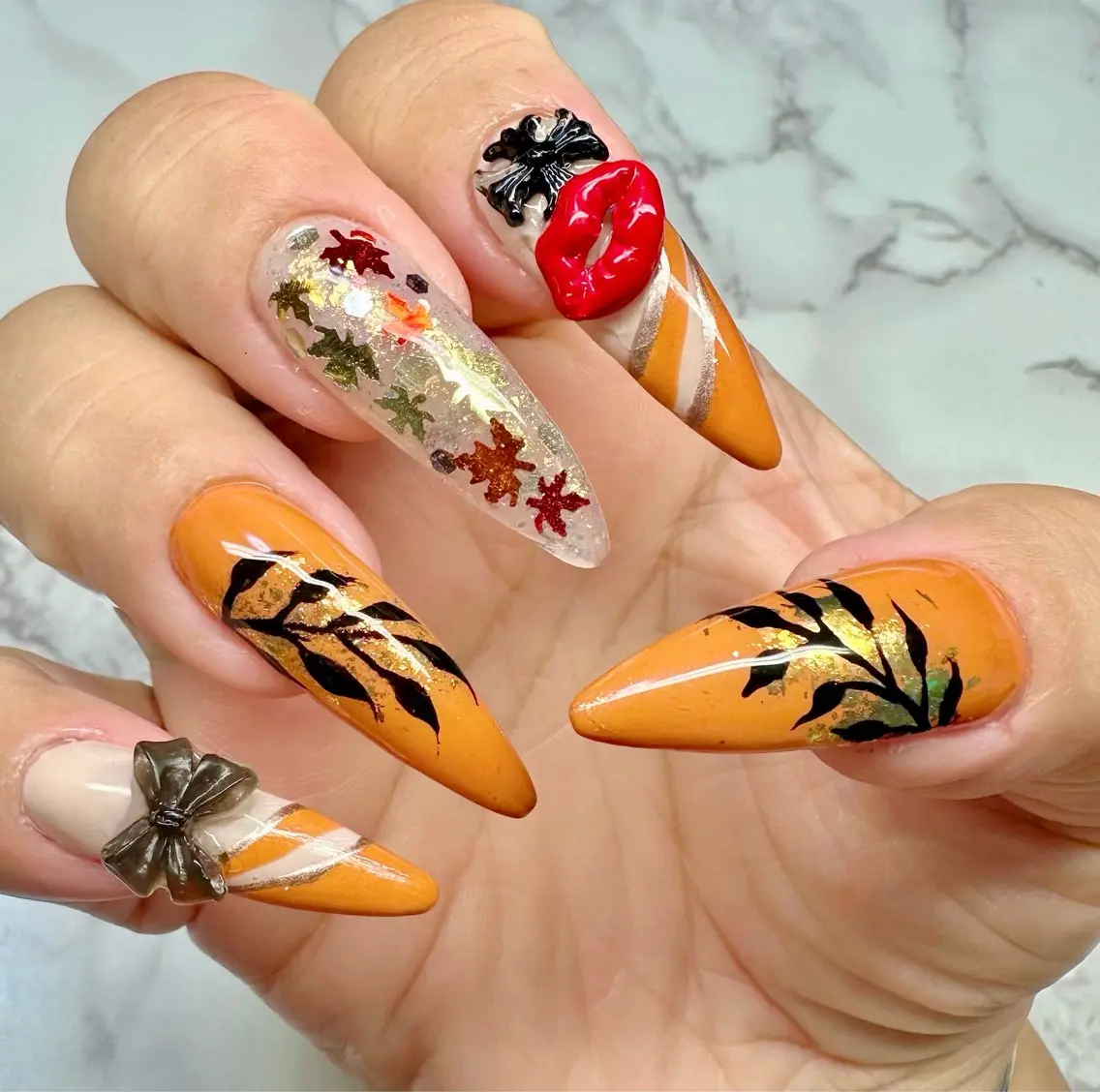 ネイル アニマル柄 フレンチネイル ハロウィン キラキラネイル マグネットネイル Mai’s nailのネイルデザイン