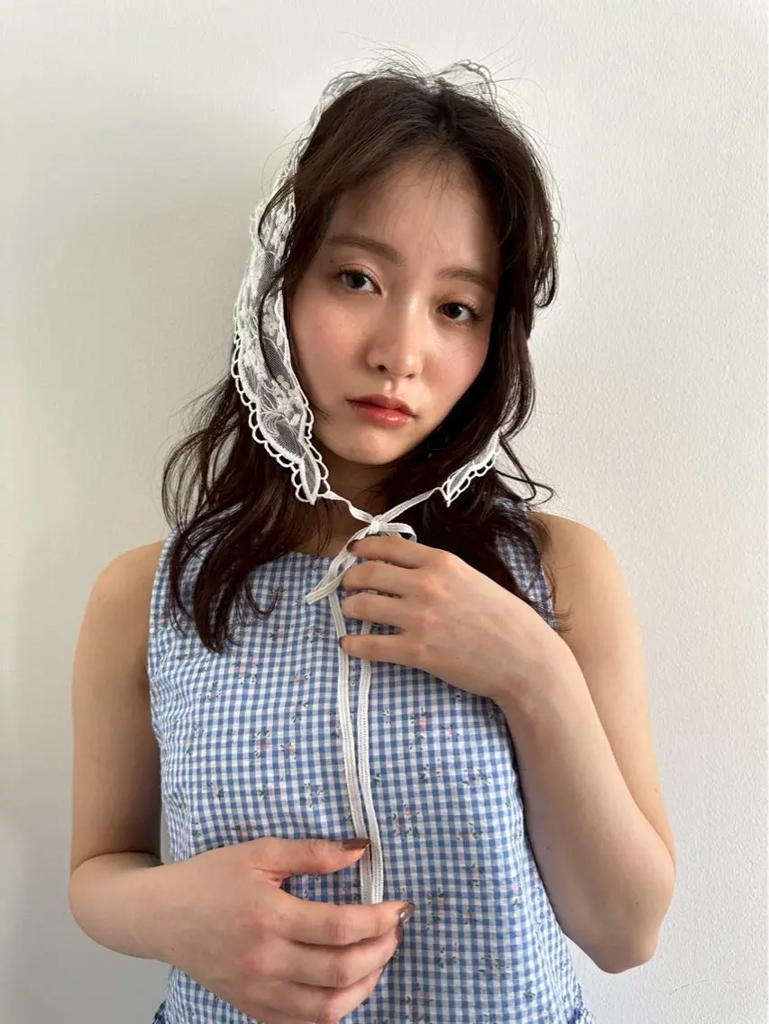 セミロング 韓国風ヘア 橘　愛佳/暖色系 レイヤーカットのヘアスタイル