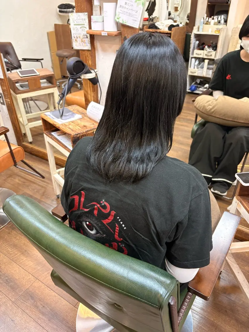 カラー ブラウンカラー ダークブラウン 三宅　デザインカラー 透明感カラー✨のヘアスタイル