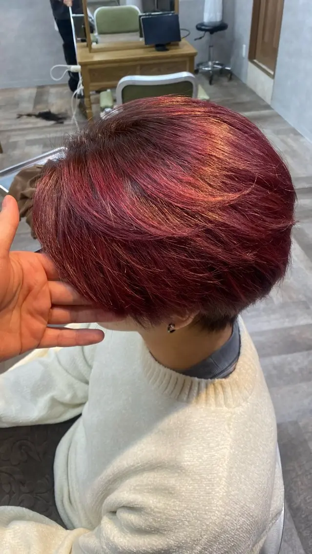 ショート カラー ブリーチ 飯田 雷晟のヘアスタイル