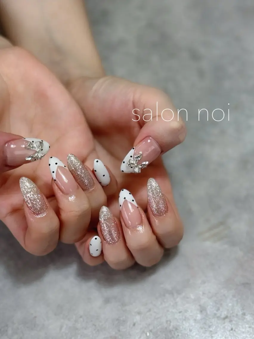 ネイル ドット フラッシュネイル フレンチネイル リボン ハンドネイル salon noiのネイルデザイン