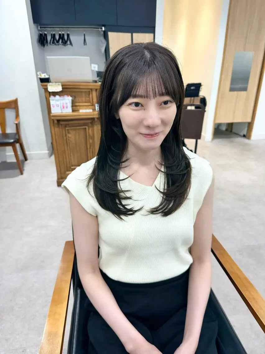 セミロング カラー パーマ ヘアアレンジ メンズ キッズ カット ヘアカラー 似合せレイヤー/ 柔らか透明感カラーのヘアスタイル