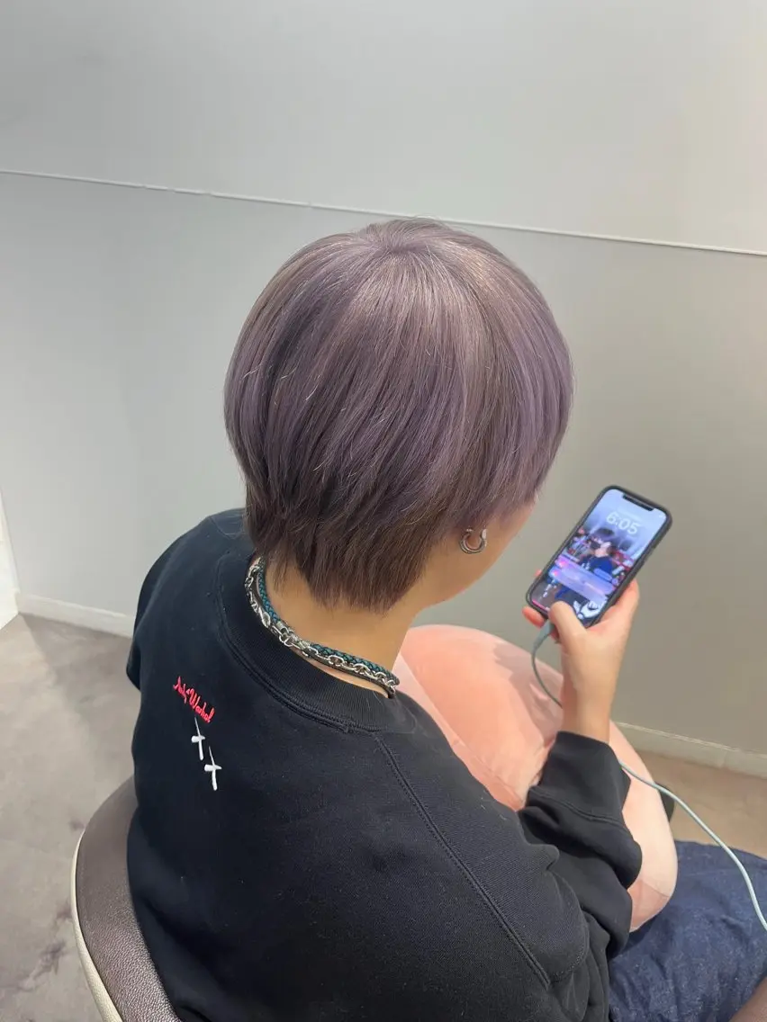 ショート ヘアカラー ayane 🩵のヘアスタイル