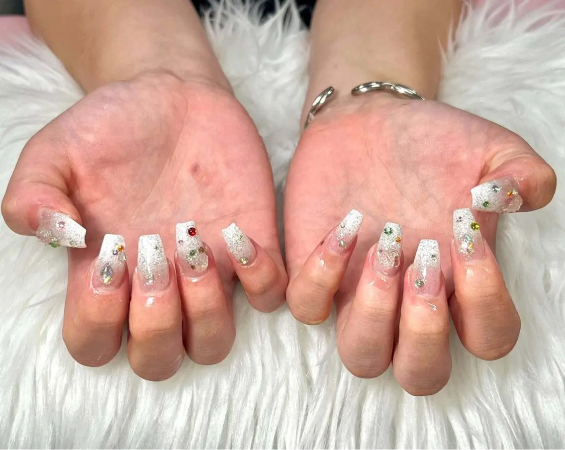 ネイル AURA NAIL🎀💅のネイルデザイン