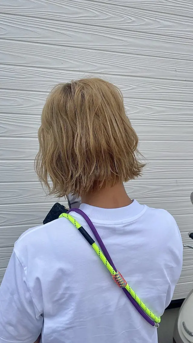 ショート ヘアカラー ビヨウシツトリコ よねたにみなのヘアスタイル