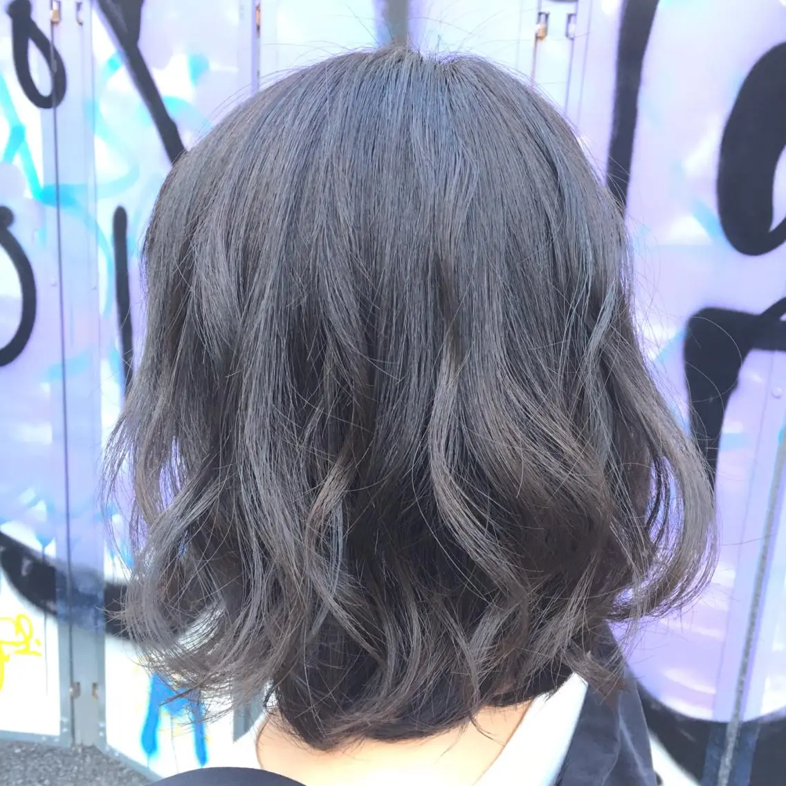 ショート カラー アッシュ ベージュカラー 前濱 ノゾミのヘアスタイル