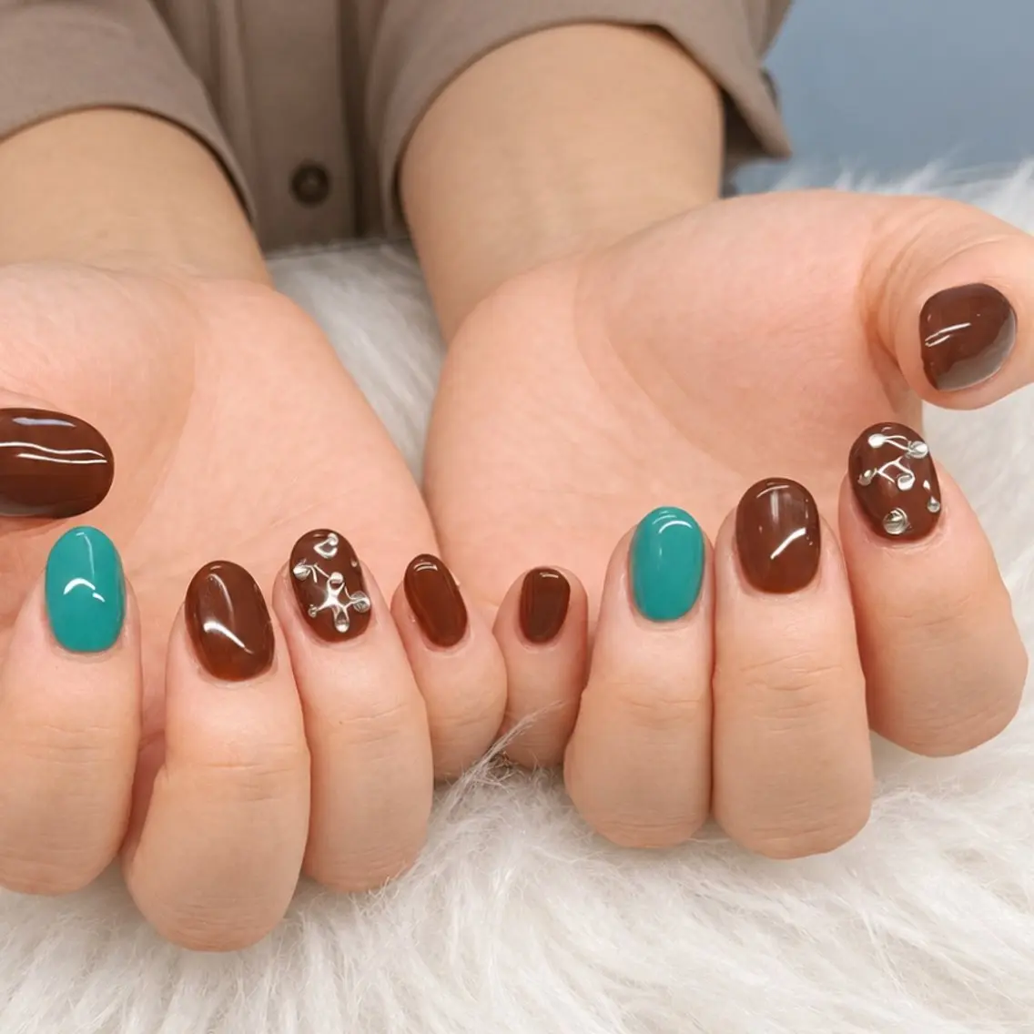 ネイル アートネイル ブラウン カジュアル ジェルネイル パラジェル ハンドネイル CUREist💅 所沢駅徒歩7分のネイルデザイン