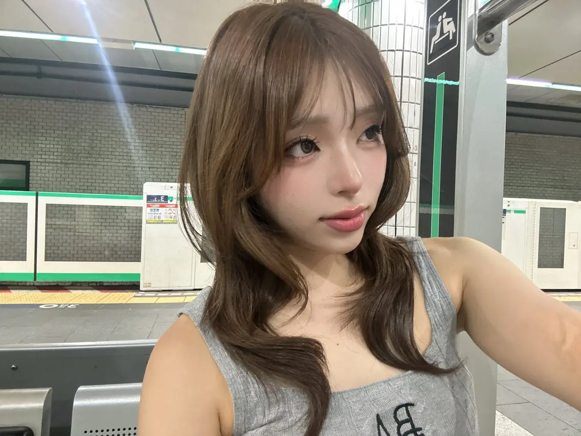 セミロング 顔周りカット 韓国風ヘア レイヤーカット カット ヘアカラー 🦋韓国風レイヤー 🦋AYANE⁎⁺˳のヘアスタイル
