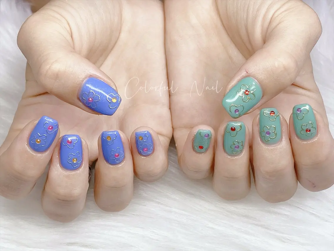 ネイル フラッシュネイル フットネイル フレンチネイル ジェルネイル ガラスフレンチ ハンドネイル 🎀Colorful 💅Nailのネイルデザイン